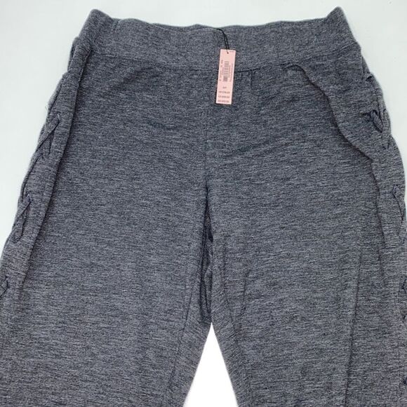 🔥VICTORIA SECRETmade:Indonesia
SZ SMALL 59% polyester36%viscose
5% elastane NEW - Picture 3 of 5